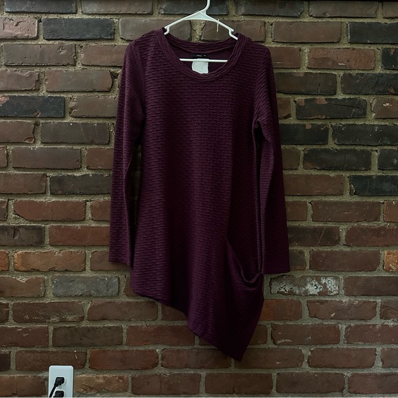 LISA BAYNE asymmetrical hem pocket tunic top -small -36 chest -28” long - Picture 2 of 4